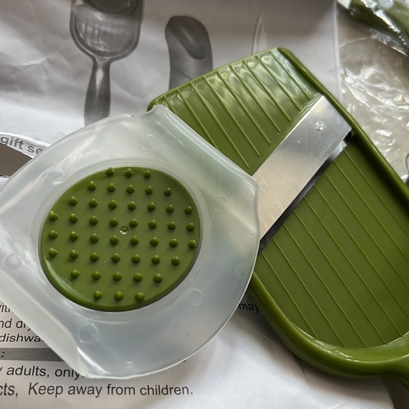 3 piece set kitchen tools: mandolin slicer, can opener and paring knife New - Picture 5 of 16